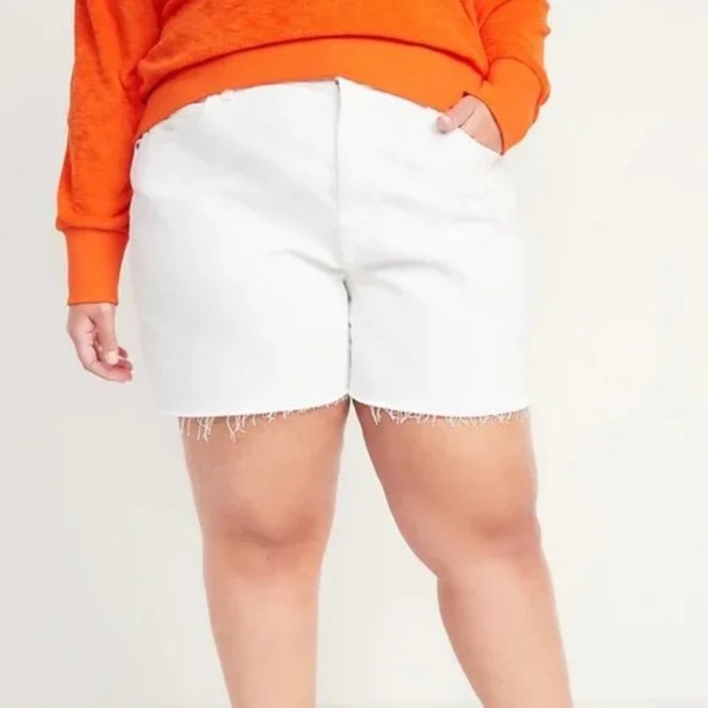 NWT Old Navy High-Waisted Slouchy Straight White Cut-Off Jean Shorts